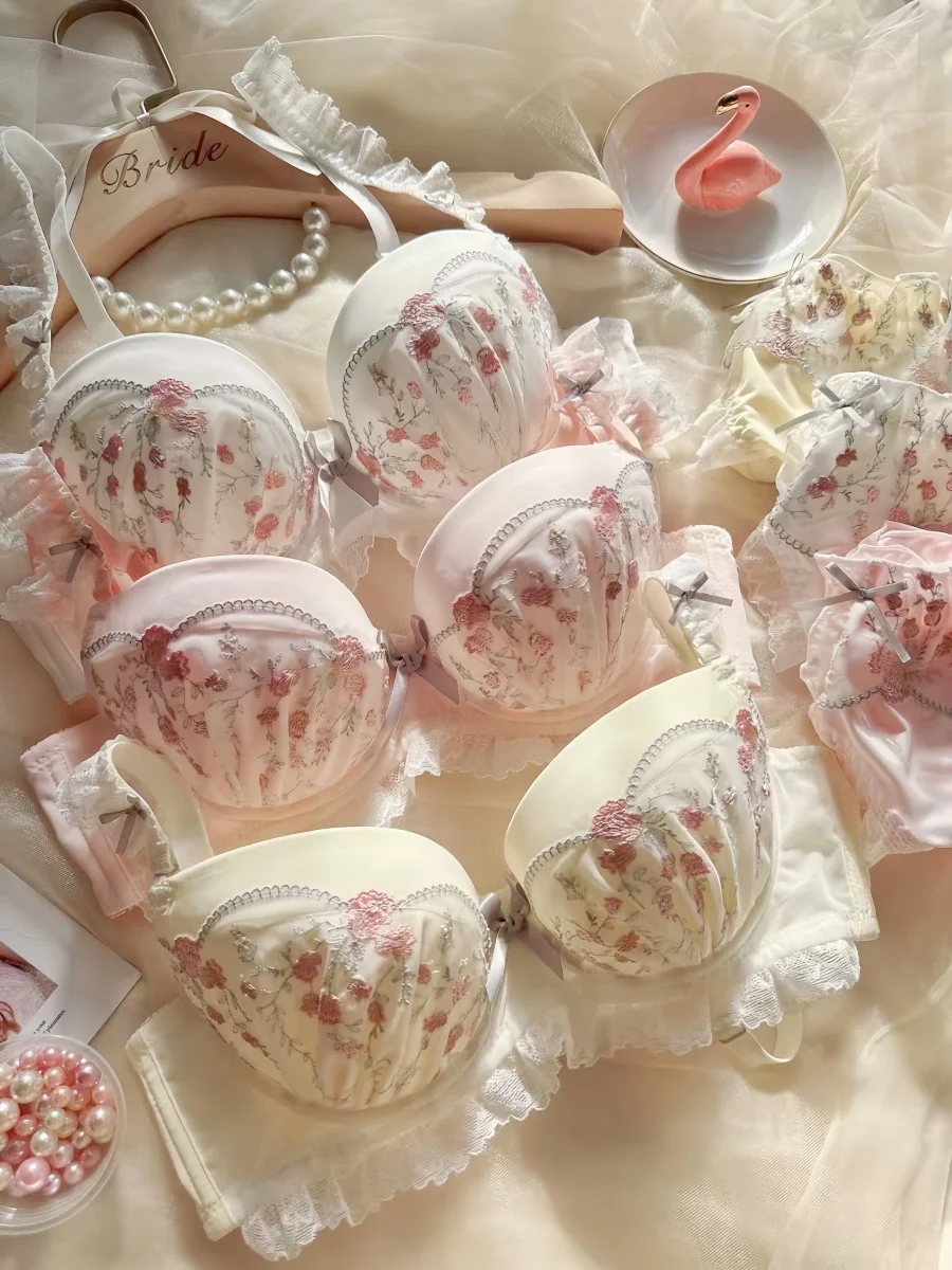 Sweet Embroidered Floral Underwear Set Large Size for Plump Sisters round Cup Bra Ensemble Youthful Fixed Strap mid Waist