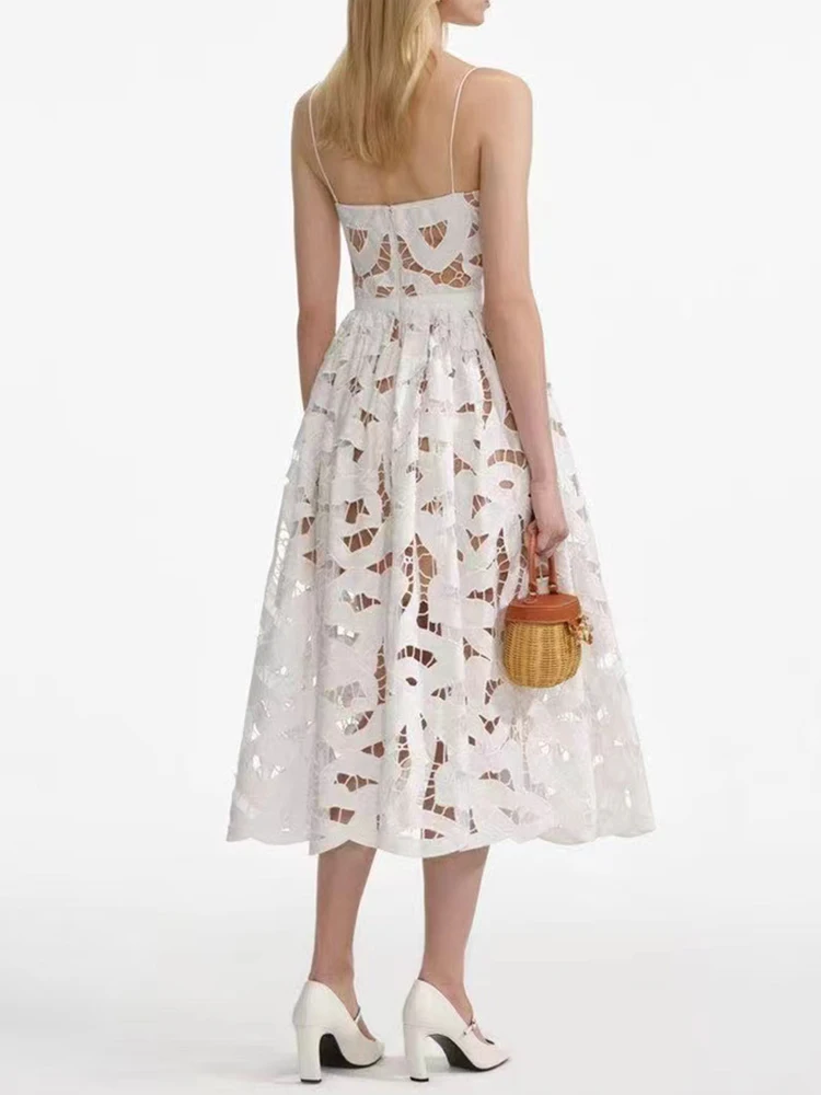 Sexy cutout halter strapless cinched waist dress 2025 summer women's fashion high-waisted pleated loose A-line puffy dress