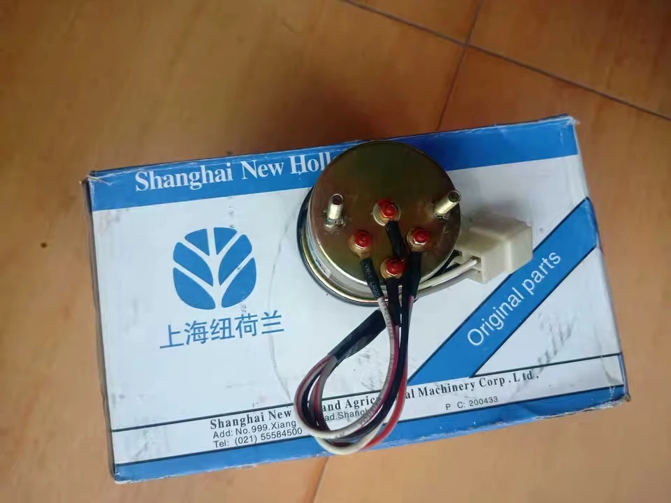 لوحة أدوات جديدة هولندا SNH704 SNH754 SNH804 SNH904 SNH1004 SNH1204 لوحة قيادة جديدة للجرار للبيع #6