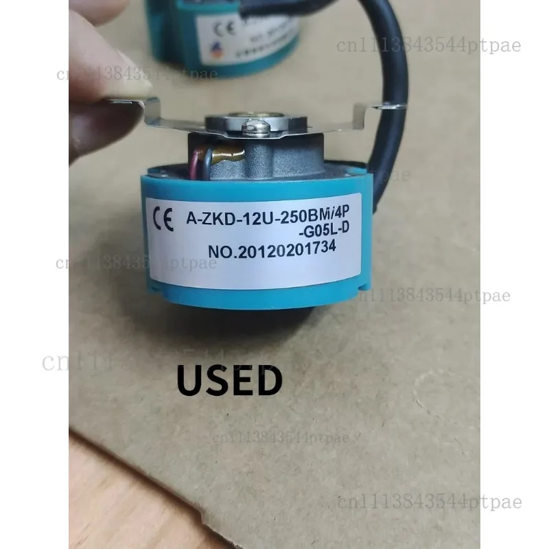 9mm tapered hole 2500 line 4-pole incremental encoder a-zkd-12u-250bm/4p-g05l-d (actual picture taken)
