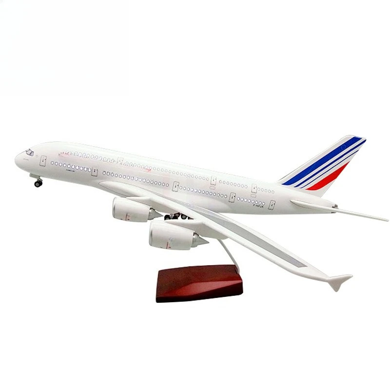 

Simulation of civil aviation passenger aircraft with lighting landing gear, aircraft model, aircraft model gift
