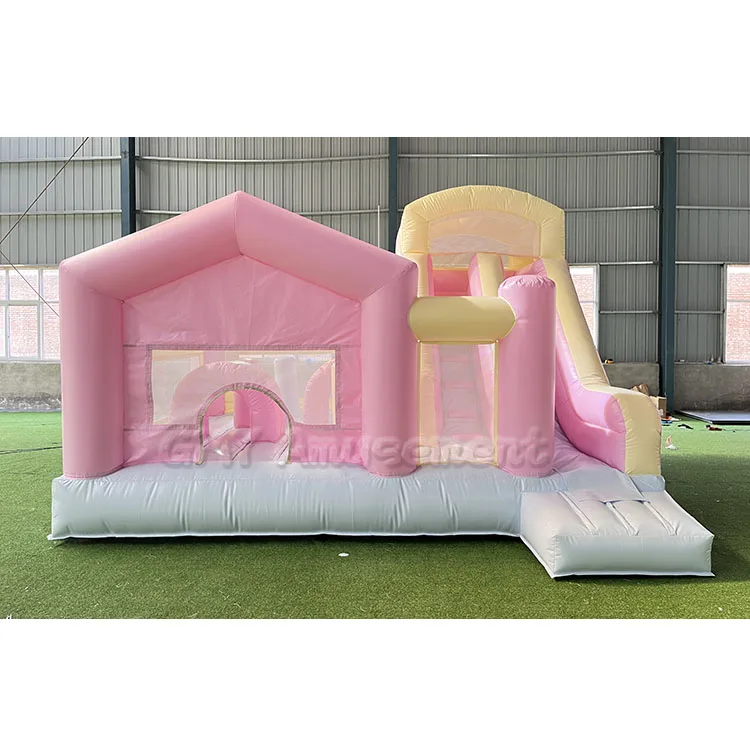 Castello gonfiabile arcobaleno