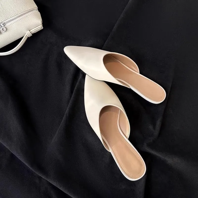 

Лето 2025 года, новый универсальный минималистичный стиль ~ мягкая кожаная сумка с острым носком и плоской подошвой, женские крутые тапочки Muller с полудрагом