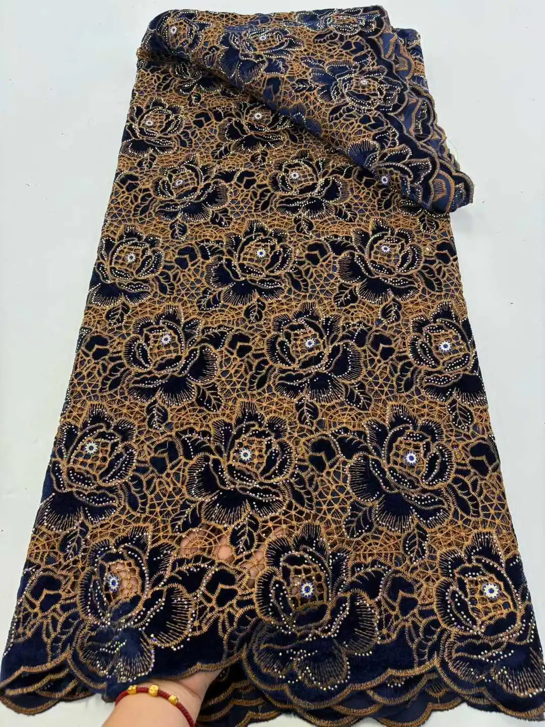 2025 novo tecido de renda de veludo africano 5 jardas vestido de casamento de alta qualidade pedras de luxo bordado tecido nigeriano para festa feminina
