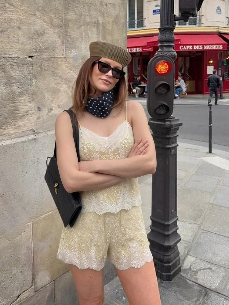 HH French lace casual suit, V-neck spaghetti strap halter top and lace shorts 2-piece set suitable for vacation and daily wear