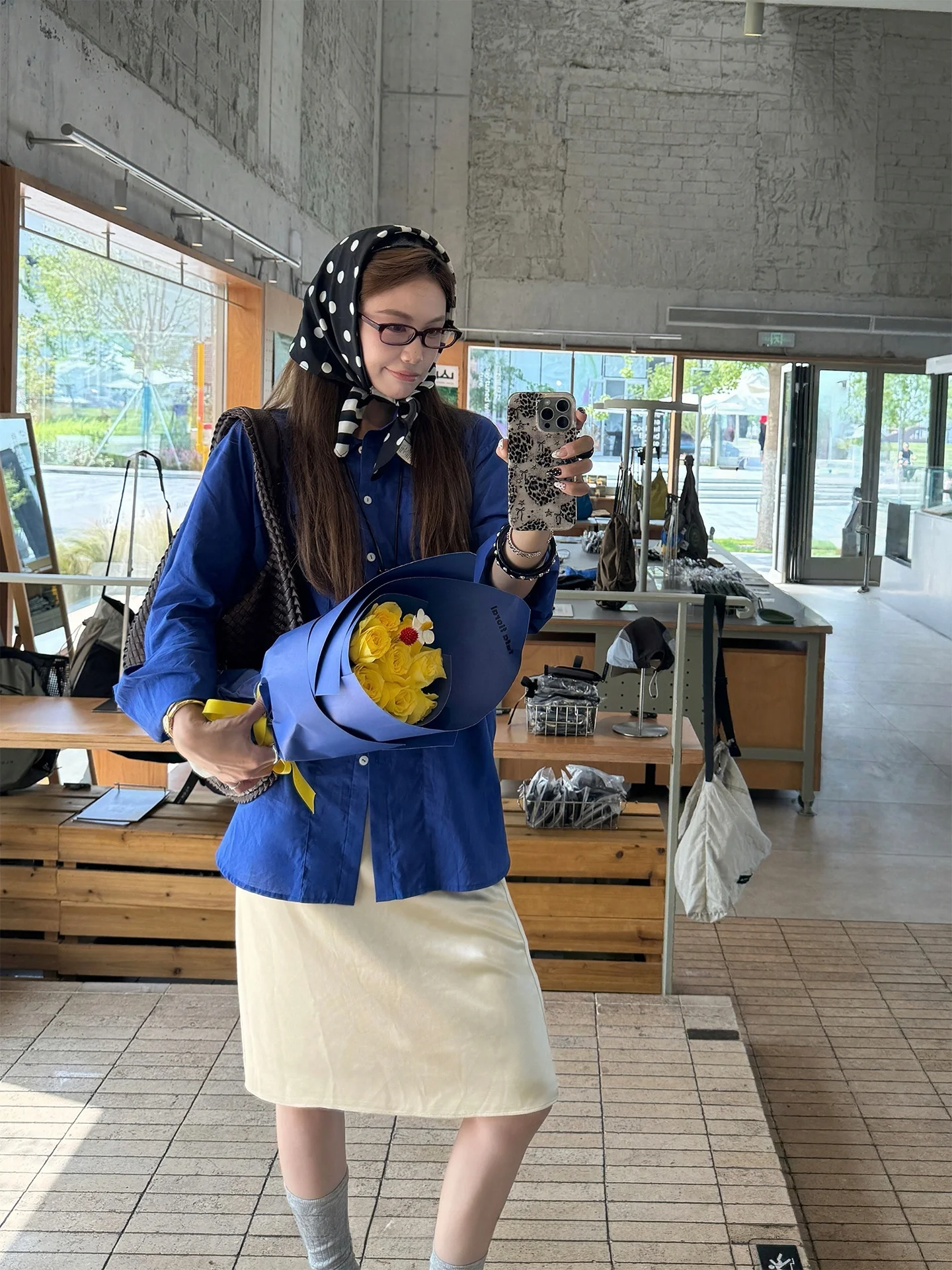 

Obliviate Autumn Casual Women's irt Blue Note Versatile Layering White Enhancing Cotton Long Sve Faionable Top