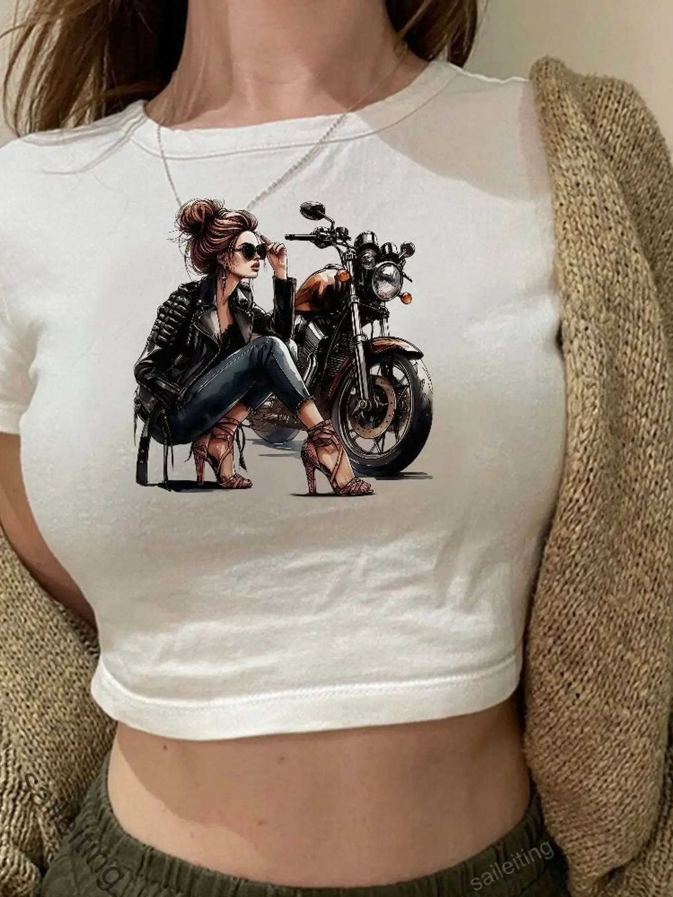 Retro Woman On Motorcycle Graphic Print Crop Top T-Shirt - Short Sleeve Summer Casual Tee, Vintage Style Beige Cardigan Layer