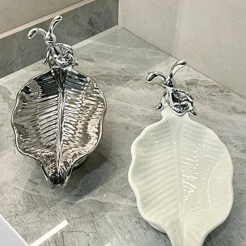 Ceramic Drain Soap Box Toilet Home Accessories Soap Storage Rack Bathroom Accessories Rabbit Shaped Decoration Home Furnishings