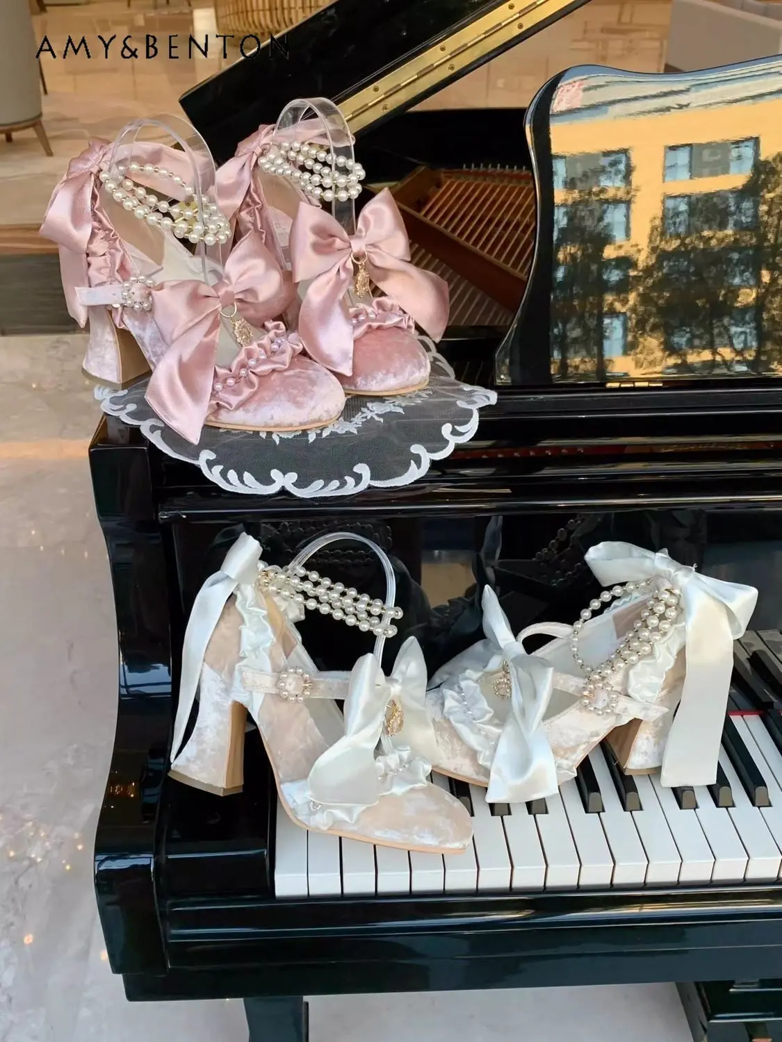 

Velvet Lolita Heels with Pearl Chain & Bow Decor Elegant Block Heel Bridal Shoes for Wedding Birthday Party Banquet Events