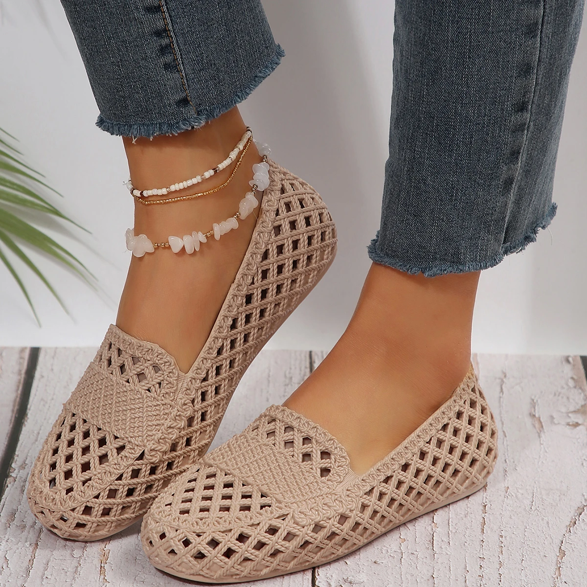 Women Sandals Comfortable Flat-soled Shoes Summer Style Fashionable Sandals Outer Wear Non-slip Lightweight Shoes for Women