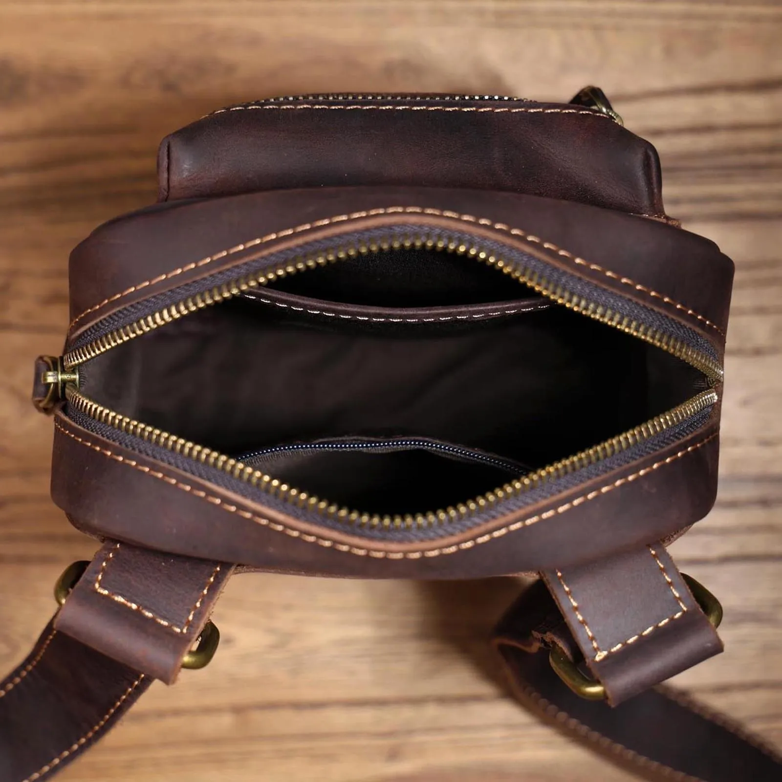 Echte Leder Herren-Freizeit-Umhängetasche, Mini-Handytasche, Crossbody-Tasche, Modische Rindsleder-Brusttasche aus Crazy Horse Leder – Detail 22