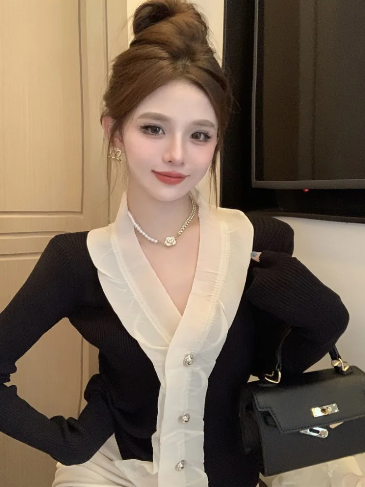 

Korean Design Sensation Lace Trim Splice V-neck Long Sleeve Base Shirt Top Autumn Design Black Knitted Wear to Work Simple Style