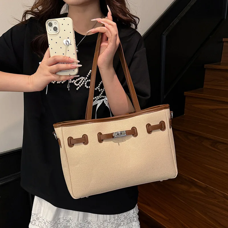 

2025 Новая модная парусиновая джинсовая сумка большой емкости, портативная большая сумка, женская сумка на плечо, универсальная мягкая кожа подмышками