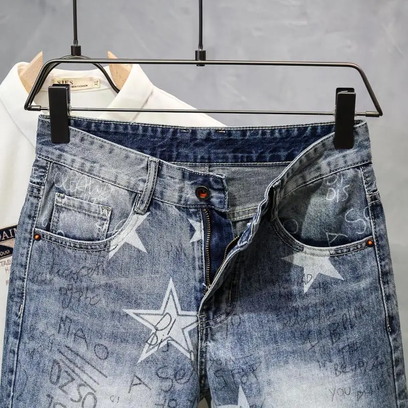 Shorts jeans masculino com estampa única, estilista esbelto e angustiado, na altura do joelho, jeans curto lavado casual, verão, nova chegada, 2024