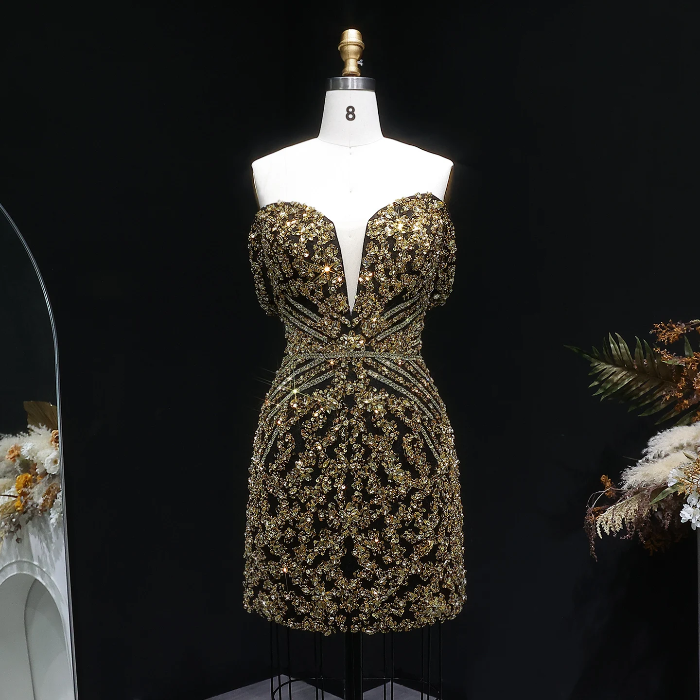 Sharon Said Schwarzes schulterfreies Kleid mit tiefem V-Ausschnitt und schweren Perlenverzierungen, kurzes Cocktailkleid für Abschlussball und Party, Dubai, RM131, maßgeschneidert – Detail 12