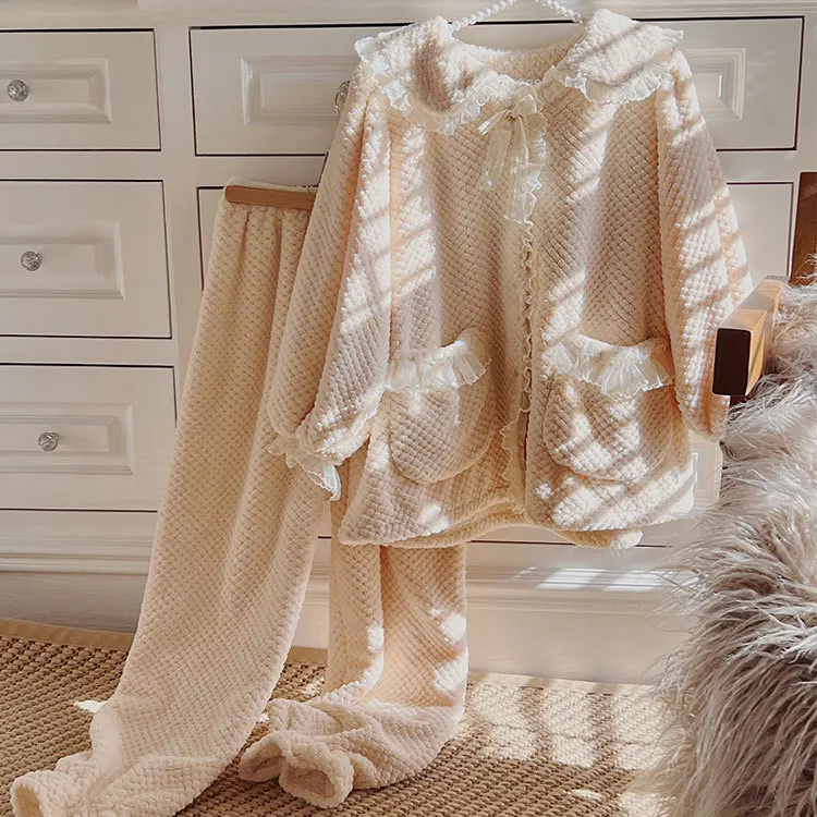 

Sweet and lovely style Velvet Pajamas Ladies Winter Women Homewear Romantic Pajamas Set Lady