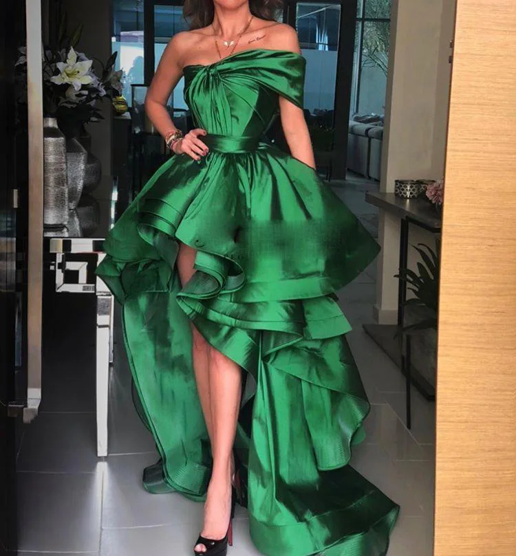 Green Off Shoulder High Low Prom Dresses Sexy Satin Pleated Tiered Ruffles Arabic Robe De Mariage Strapless Formal Evening Dress