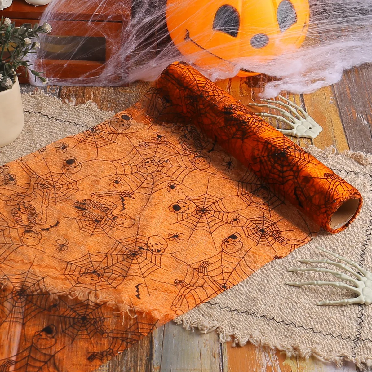 Orange Halloween Tischläufer mit Spinnennetz- und Totenkopf-Skelett-Druck, Gaze-Tischdecke für Halloween-Party Tischdekoration