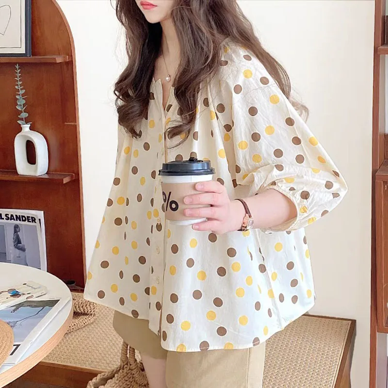 PLUS ขนาดเสื้อชีฟองผู้หญิงฤดูร้อน 2025 ใหม่มาถึงปุ่มสามในสี่แขนขนาดใหญ่หลวมเสื้อ Tops