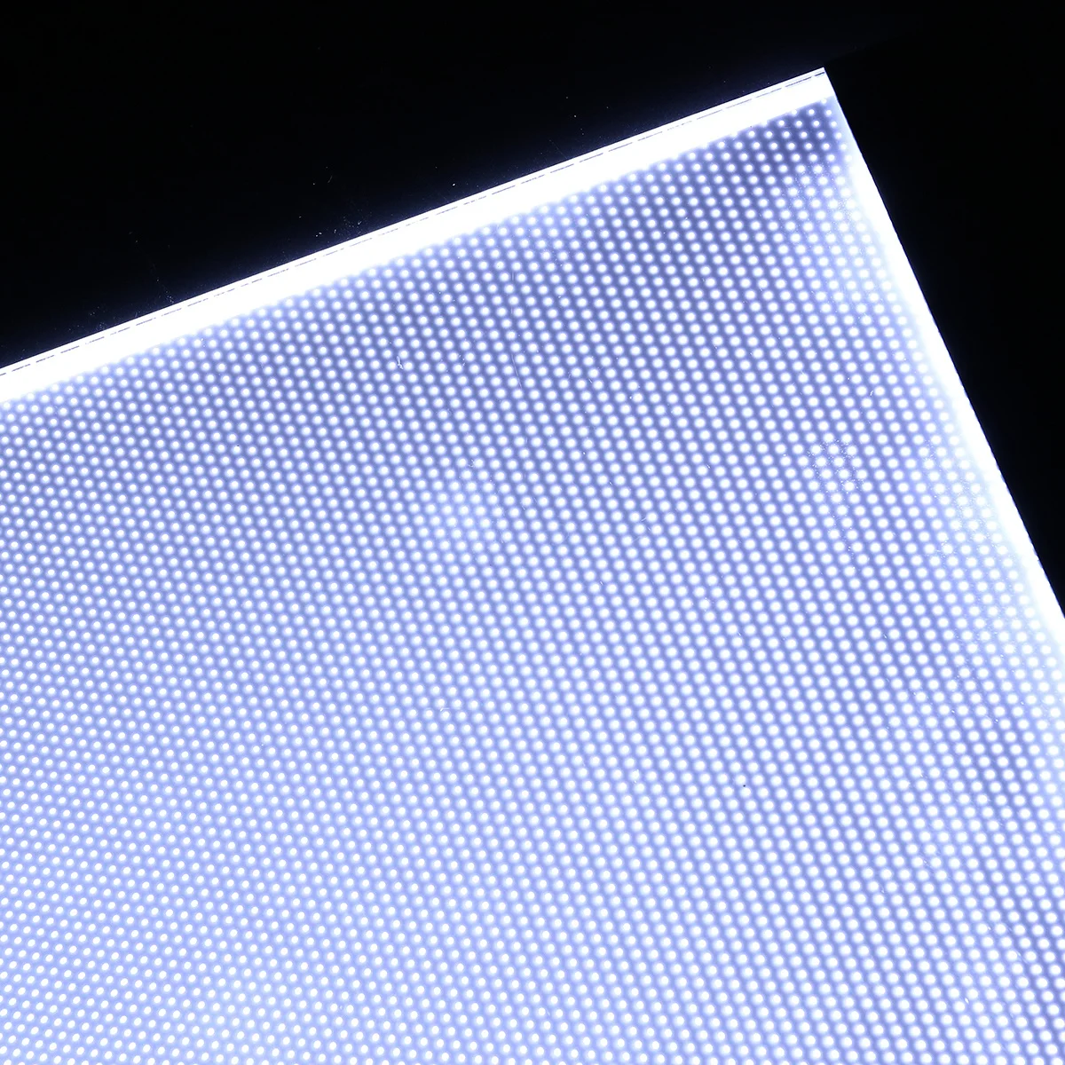 

A4 LED Light Box Artist Thin Drawing Board Art Stencil Pad Glass Surface Eyesight Protection Tattoo Tracking USB Port Compact