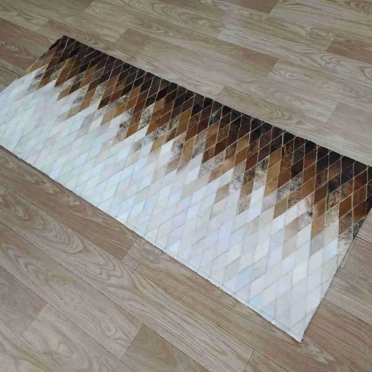 Retro Luxury Real Cowhide Carpet Bedroom Long Hallway Bedside Mat Home Floor Entrance Carpet Area Rug for Living Room Customize