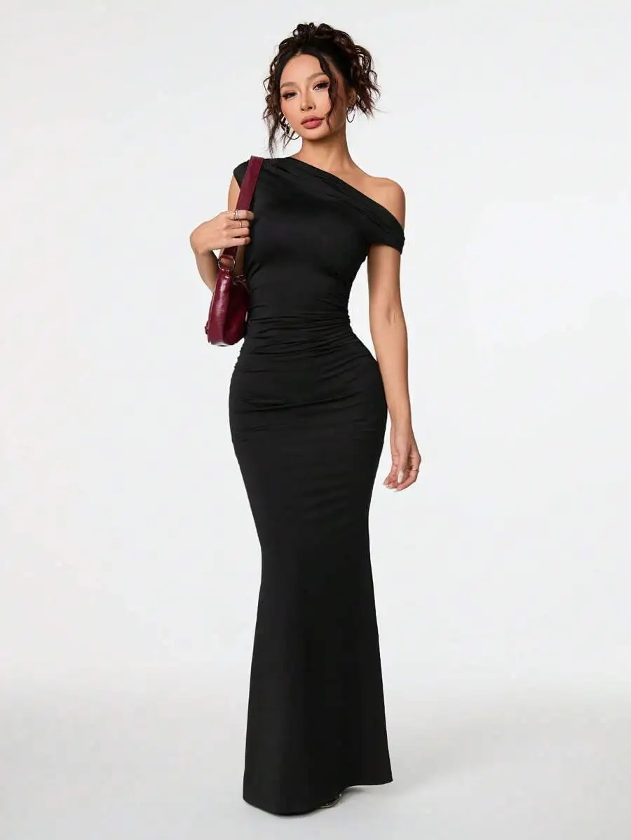 

Black One-Shoulder Asymmetrical Fishtail Maxi Dress with Ruched Detail