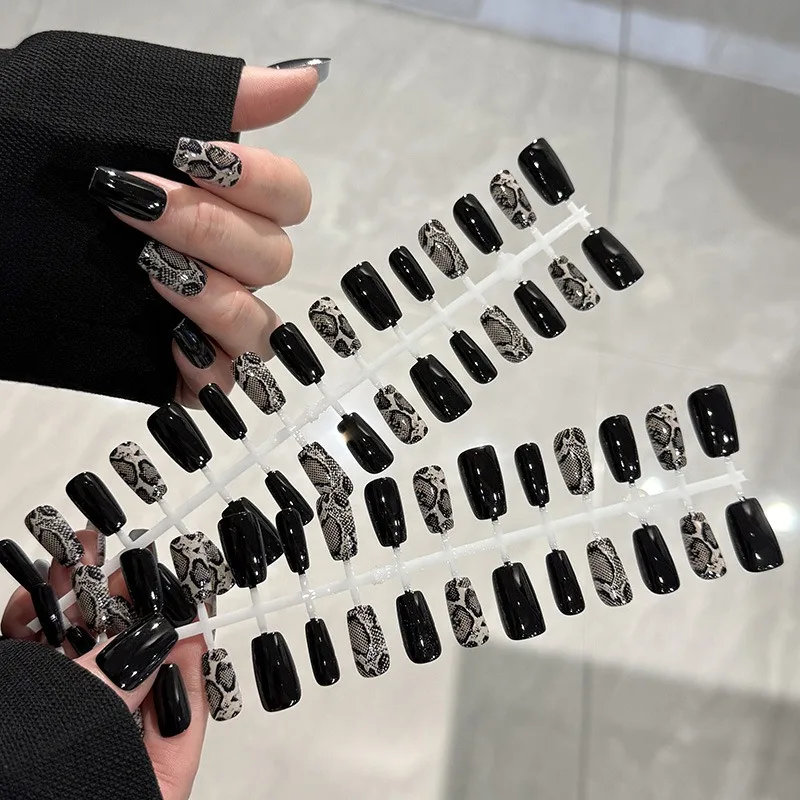 

European and American Spice Girls Snake Pattern Wearing Nail Cool Sa Black and White Snake Pattern Bright Black Chinese Nail Patch Removable Fake Nails 30 Pieces