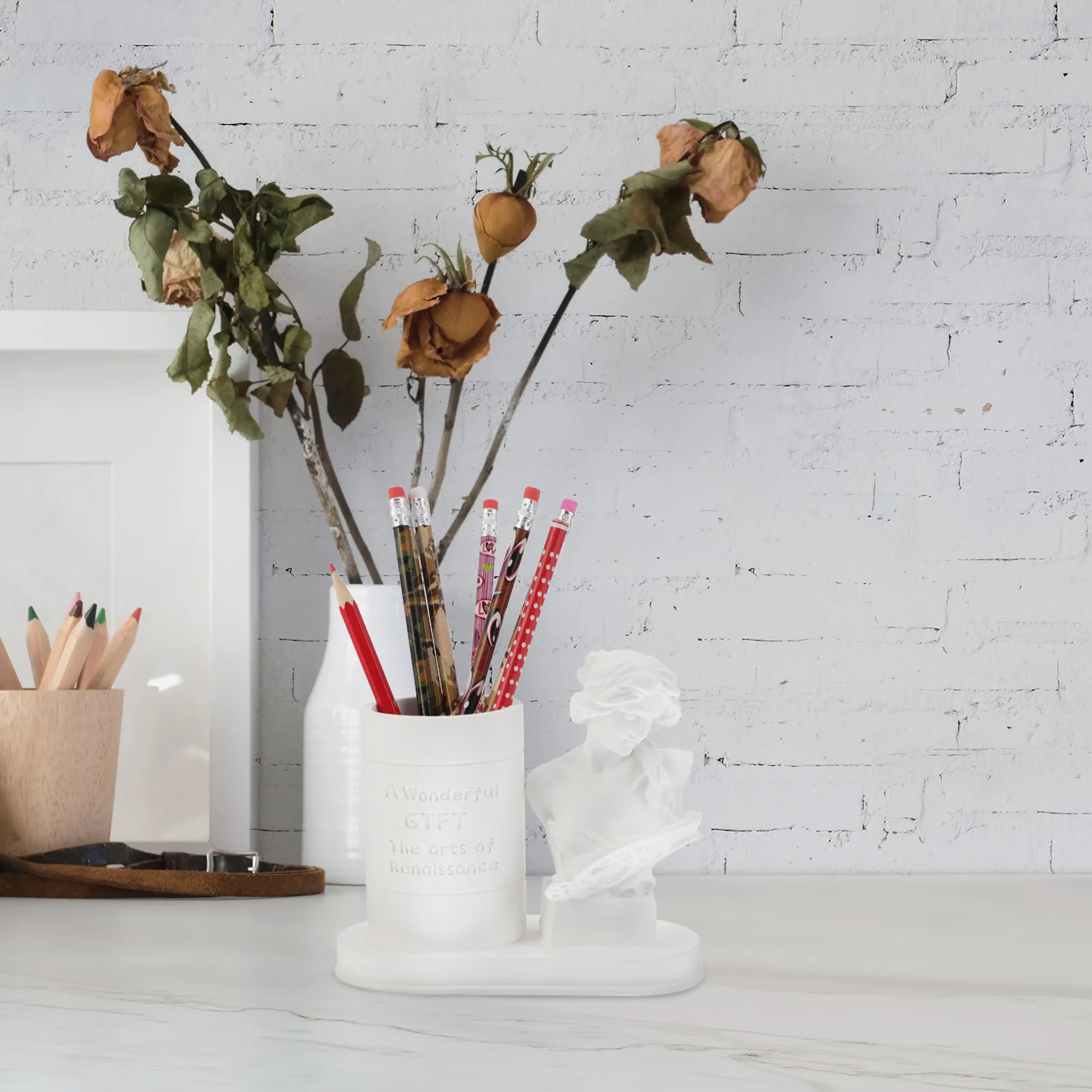 

1Pcs Resin Sculpture Pen Holder Imitation Plaster Desktop Organizer for Office Stationery Makeup Holder Flower Vase Home