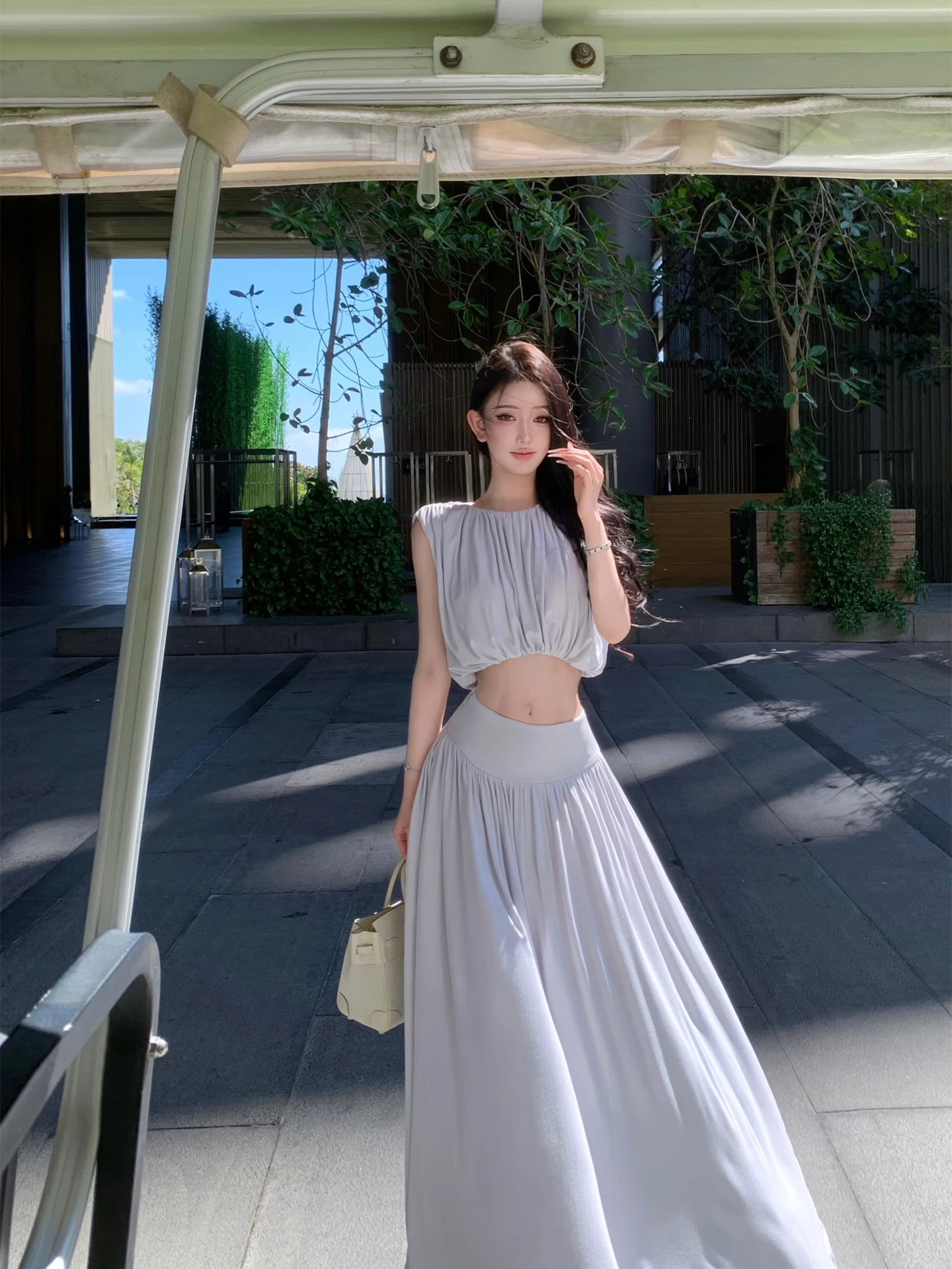 

ay Blue Svel Flower Bud Top And Pleated Skirt Set JAYKY YANG Faion Ensemble for Women Mid-Length Long Sve