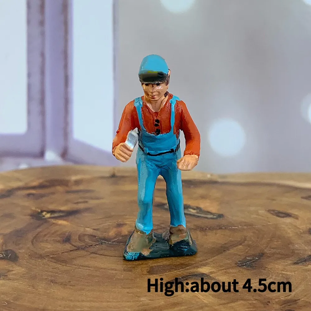 Irish Village Pub Resin Mini Figurines Set, European Rural Bar Character Ornament