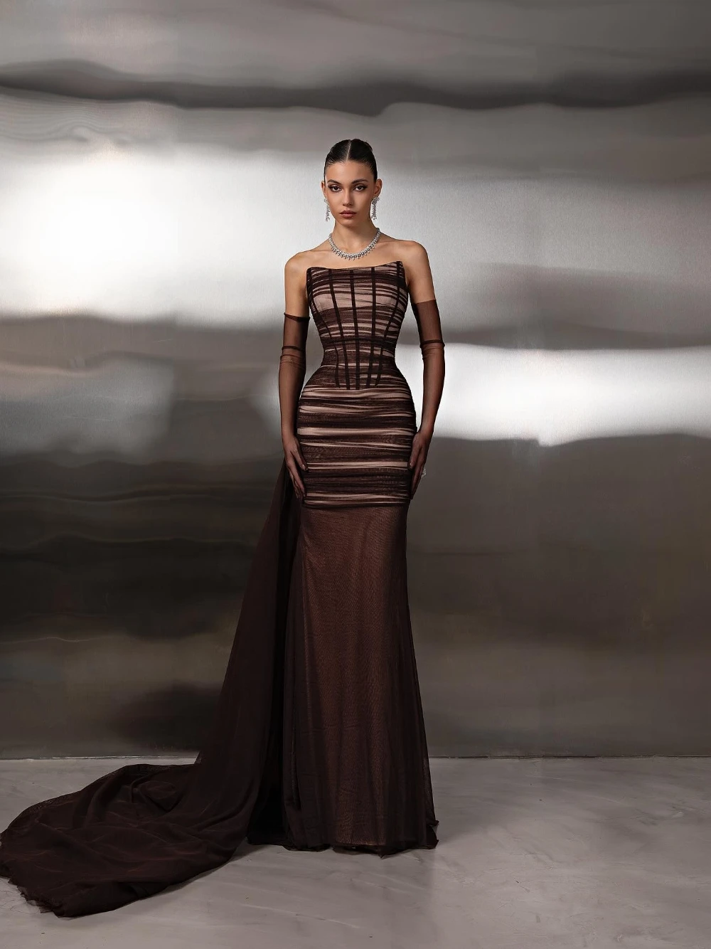 Newest Brown Strapless Ruched Evening Dress Fashionable Tulle Sheer Corset Bodice Prom Gown Customized Mermaid No Gloves Wear