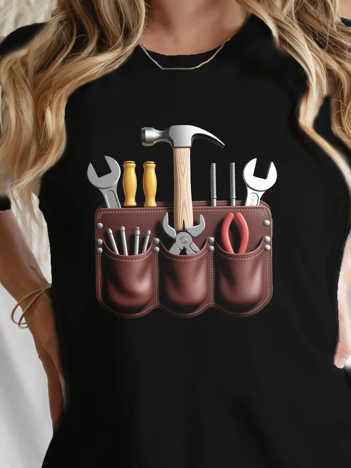 Women's Tool Belt Print T-Shirt - Realistic Tool Belt & Illustration, Short Sleeve Crew Neck Casual Workwear Top Suitable for Summer & Spring, Machine Washable Clothing