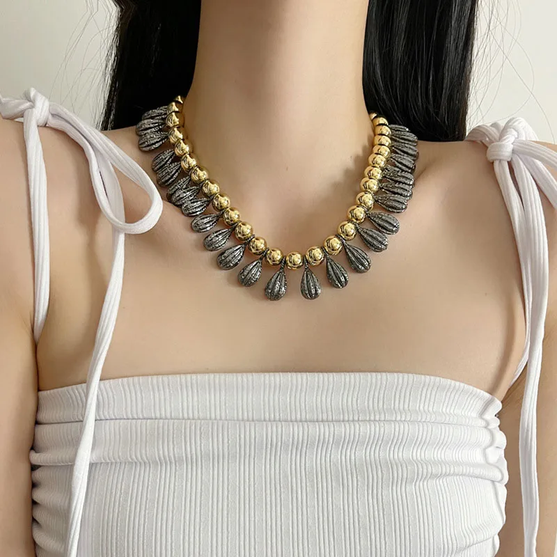 

Bobokiki Jewelry European and American Fashion Drops Titanium Luxury Palace Retro Exaggerated Necklace.