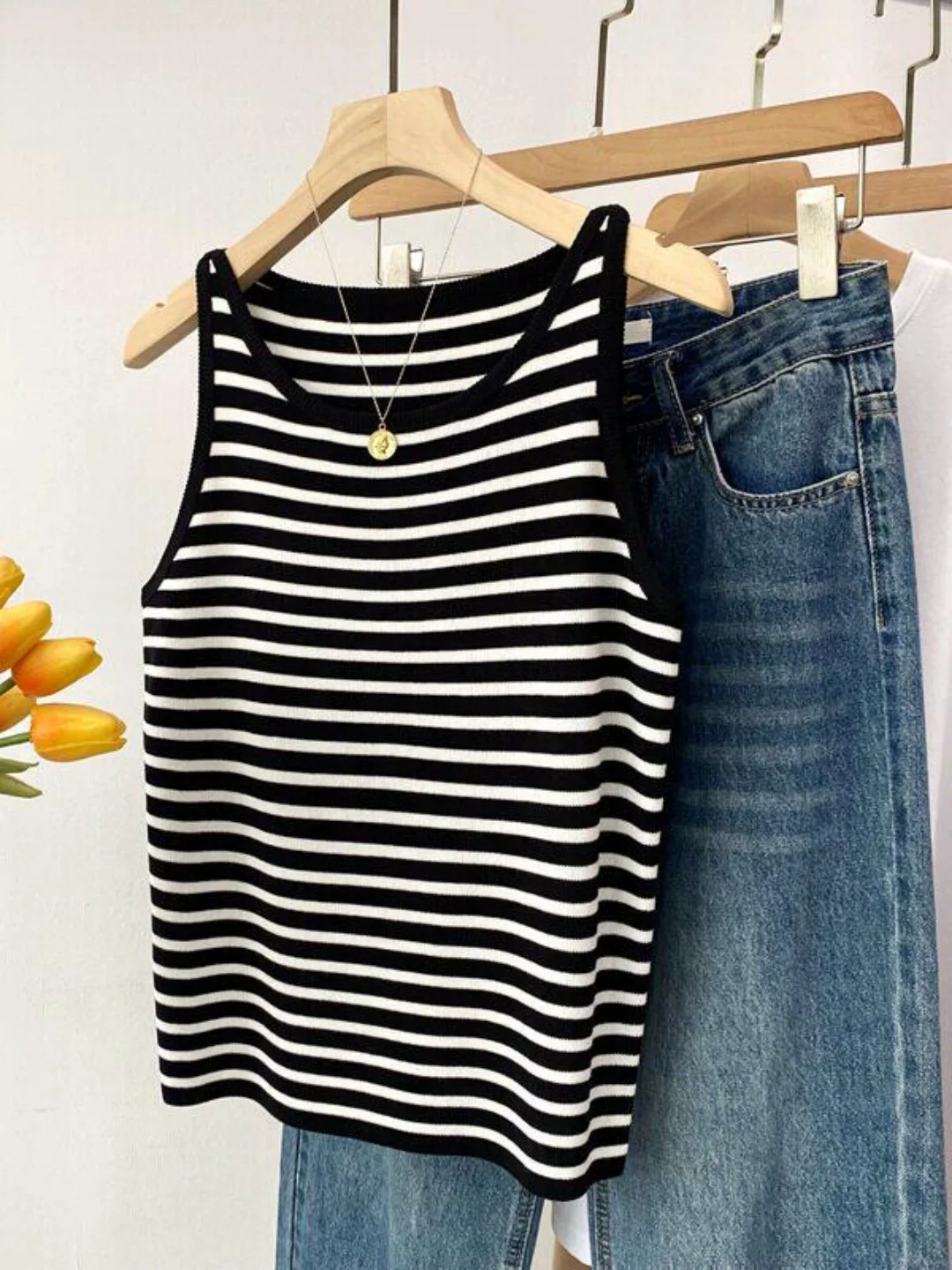 

Korean Style Striped Commuter Sleeveless Knitted Vest Women's New 2026 Summer Youthful round Neck Top Breathable Short Length