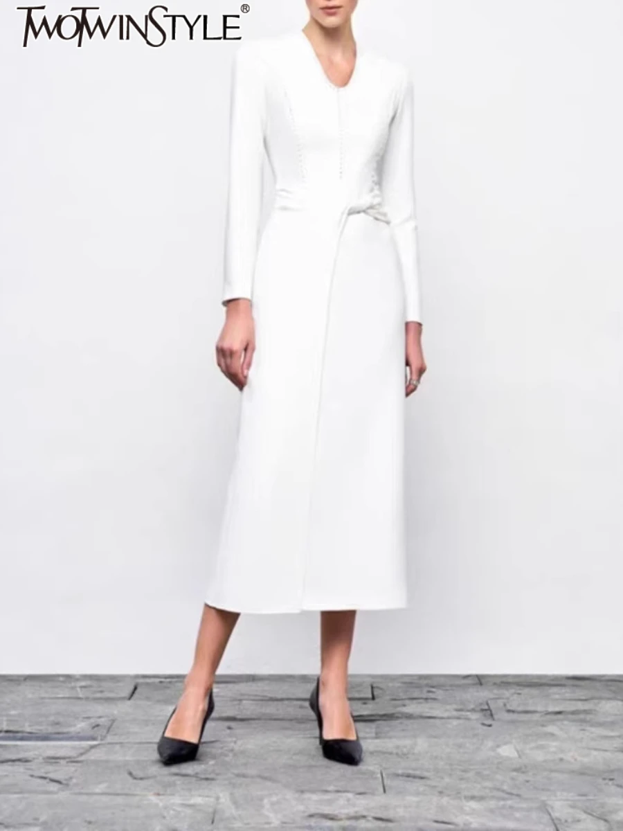 

TWOTWINSTYLE однотонное утягивающее темпераментное платье с разрезом для женщин с v-образным вырезом и длинными рукавами, лоскутное меховое платье миди, женская одежда, новинка