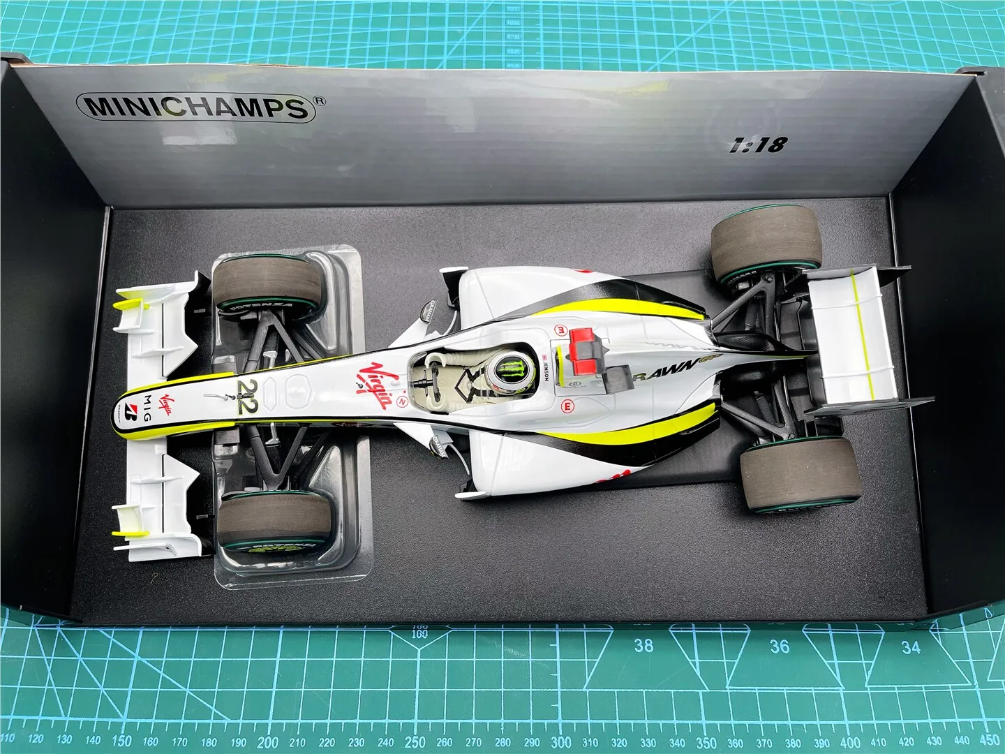 

Minichamps 1:18 F1 001 Button Singapore 2009, коллекционная статическая модель автомобиля из смолы и металла, лимитированная серия, подарок