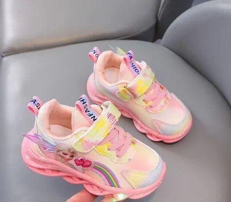 Anime Elsa LED-schoenen voor kinderen Meisjes Cartoon Outdoor Sport Casual schoenen voor kinderen Hardlopen Ademende PU-sneakers van mesh