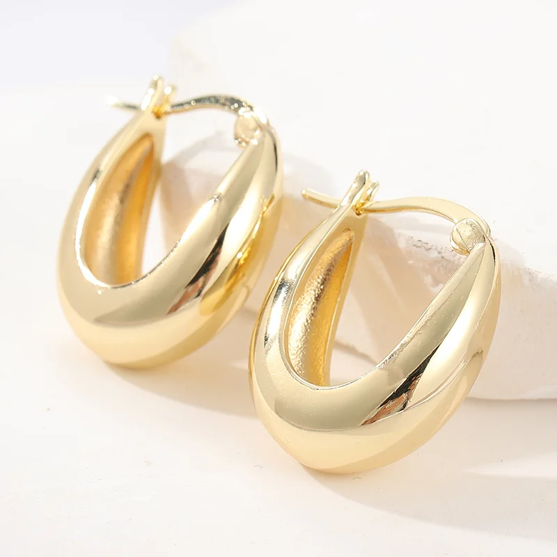 Fashion Glossy Metal U-Shape Hoop Earrings For Women Gold Color Thick Geometric Ear Jewelry Earrings Daily Vacation Trendy Wear