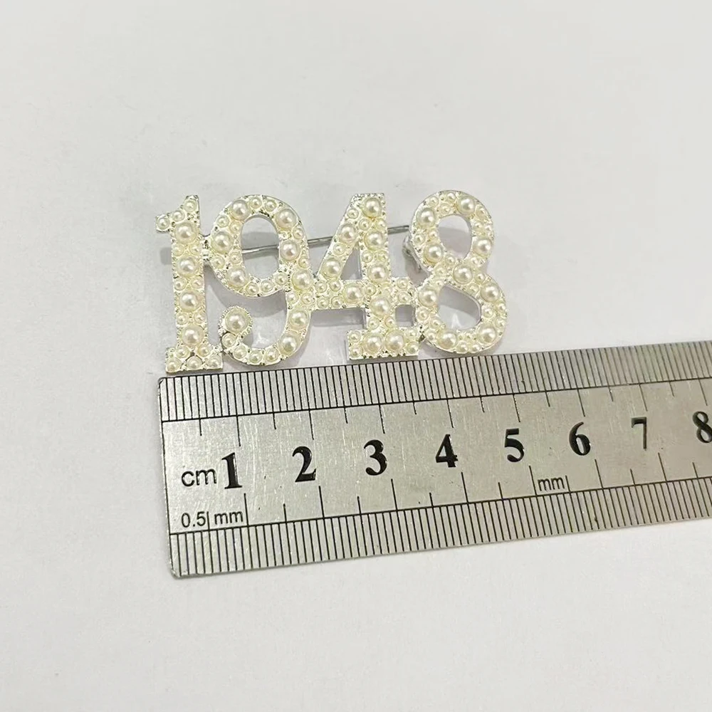 بروش 1948 مع لآلئ مقاسات مختلفة