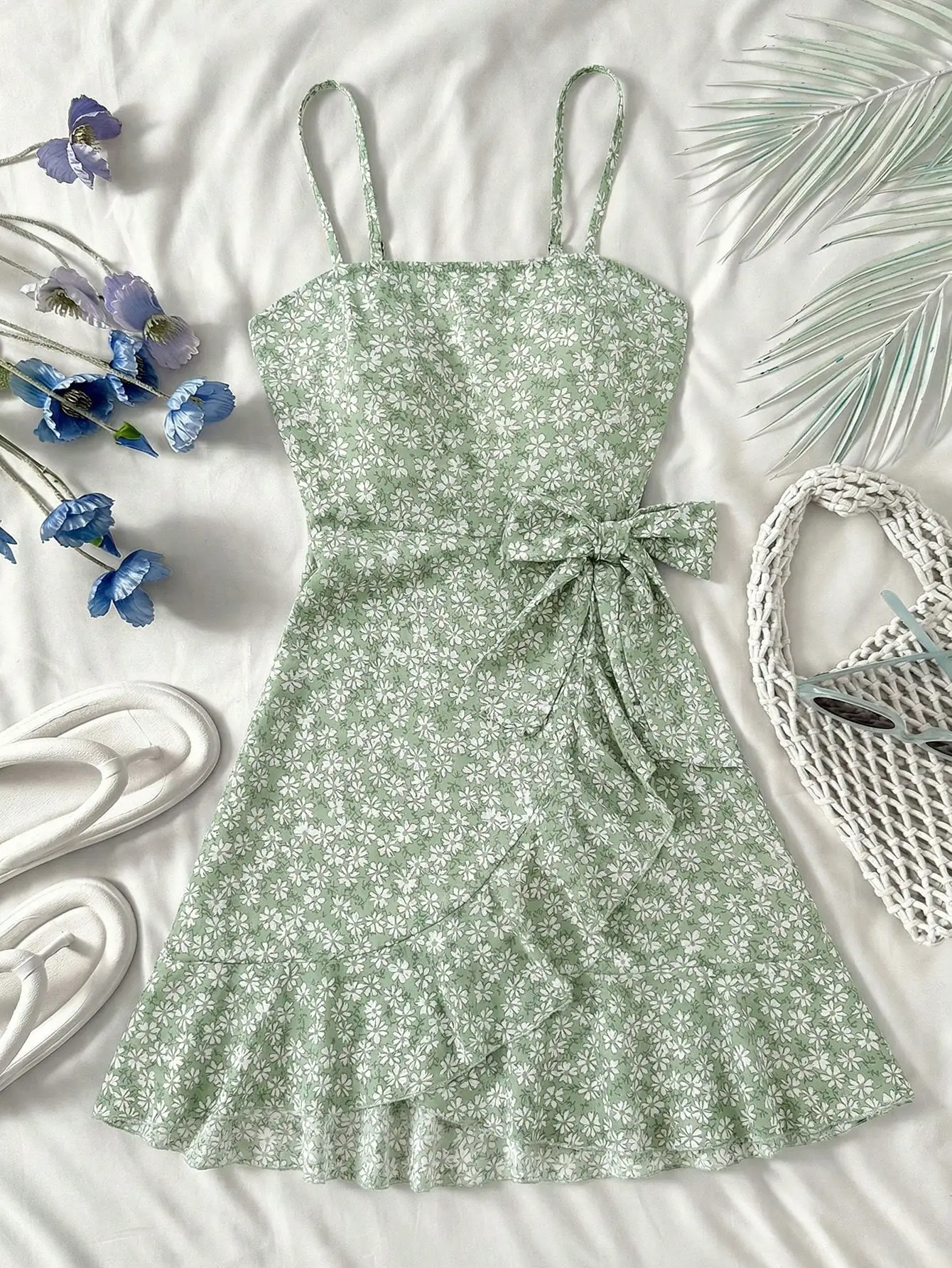 

Зеленое летнее платье А-силуэта с цветочным принтом, без рукавов, с оборками по низу, для отпуска, в стиле бохо, пляжное платье