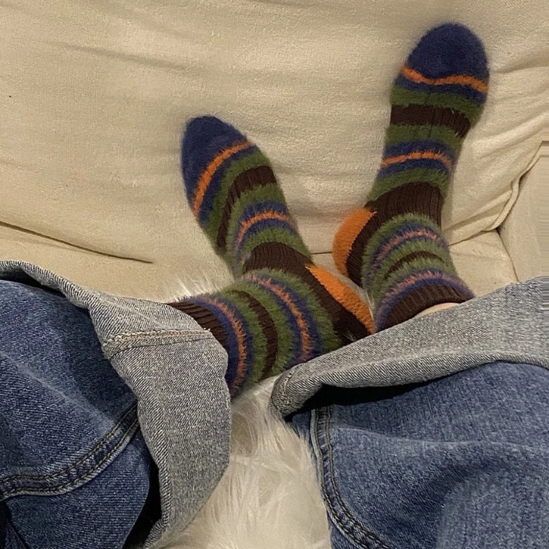 مخطط جوارب محبوكة للفتيات الشتاء جورب دافئ الكورية نمط المنزل منتصف أنبوب المنك المخملية جوارب سميكة رشاقته النوم سوكس #2