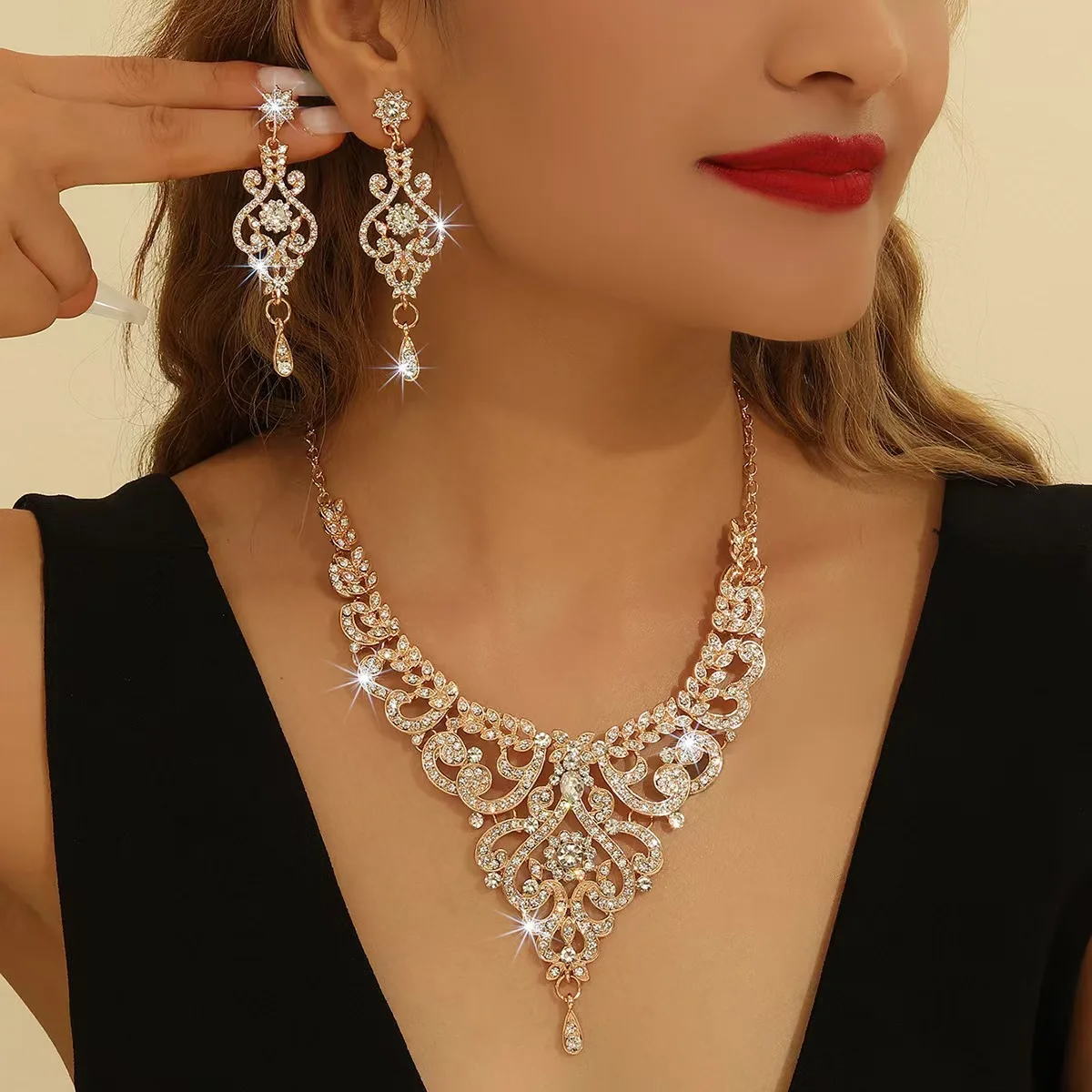 

Gold Zinc Alloy White Rhinestone Palace Hollow Necklace Earring Set - Fashionable Inlaid Jewelry Combo