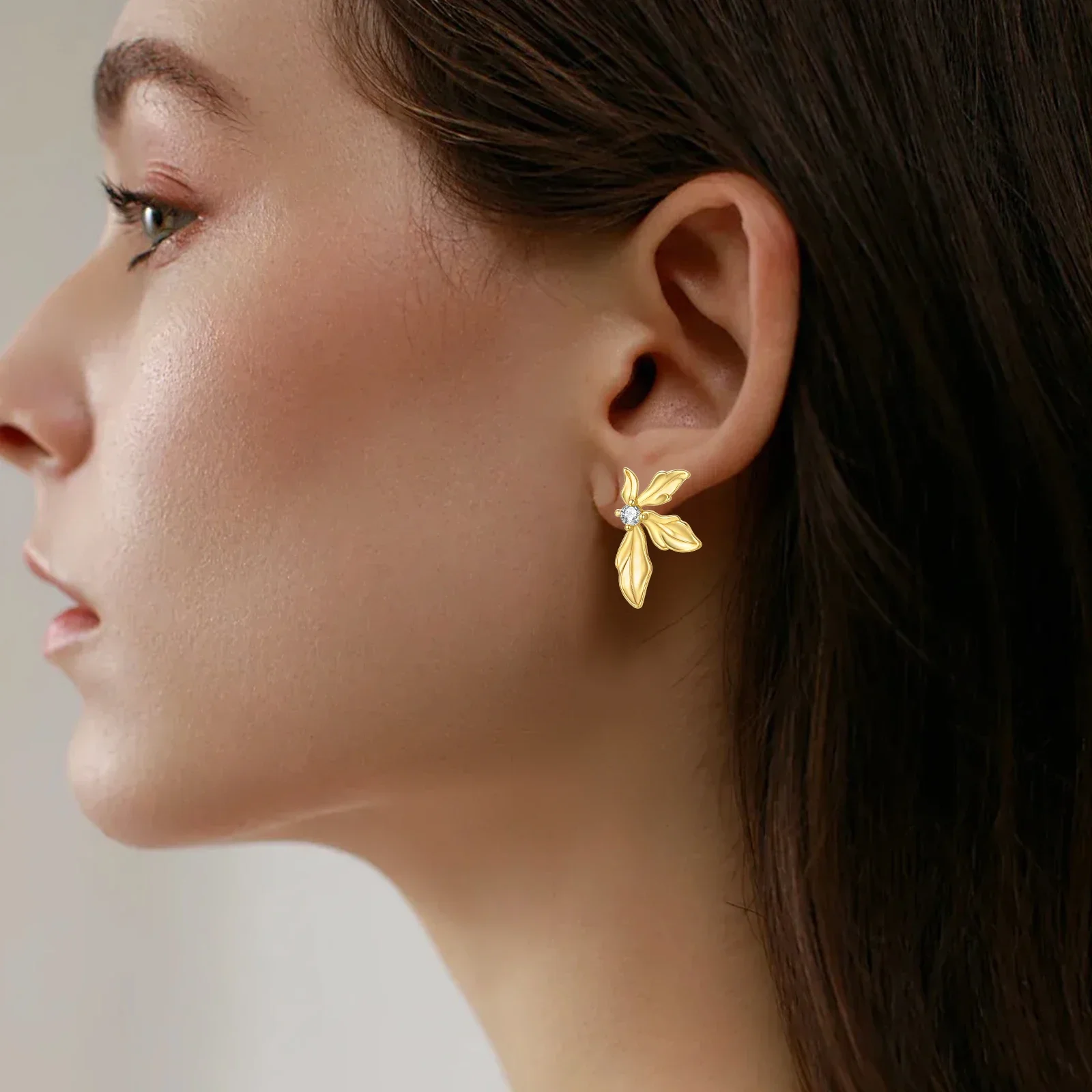 أقراط هوجي المتلألئة من الفضة الإسترليني عيار 925 أقراط ذهبية لامعة على شكل فراشة للفتيات أفضل هدية مجوهرات لعيد الميلاد