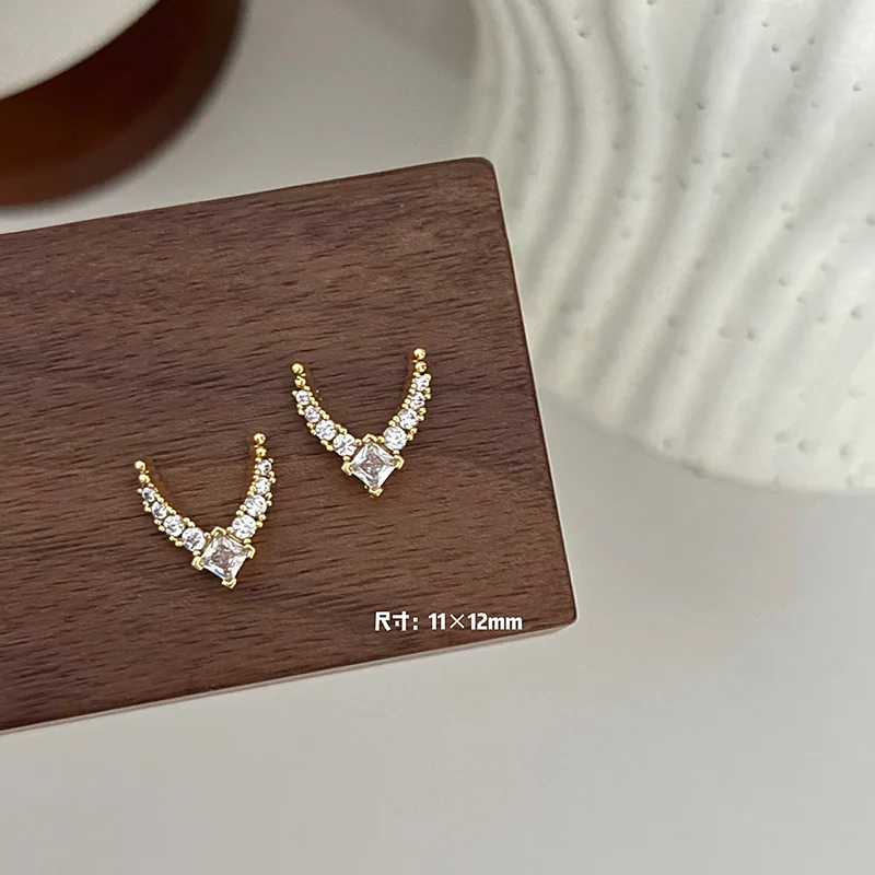 5 Stück vergoldete Kupfer-Zirkon-Nagelanhänger – Nagelkunst-Dekoration im französischen Stil mit glitzerndem Kristallrand, luxuriöser Nagelschmuck – Detail 26