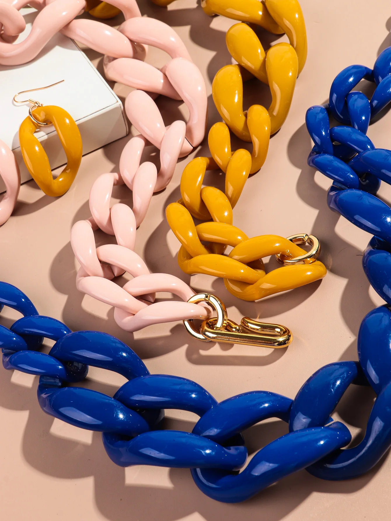 Thumbnail 4 - #23 Best Chunky Chain Necklaces to Buy In 2026