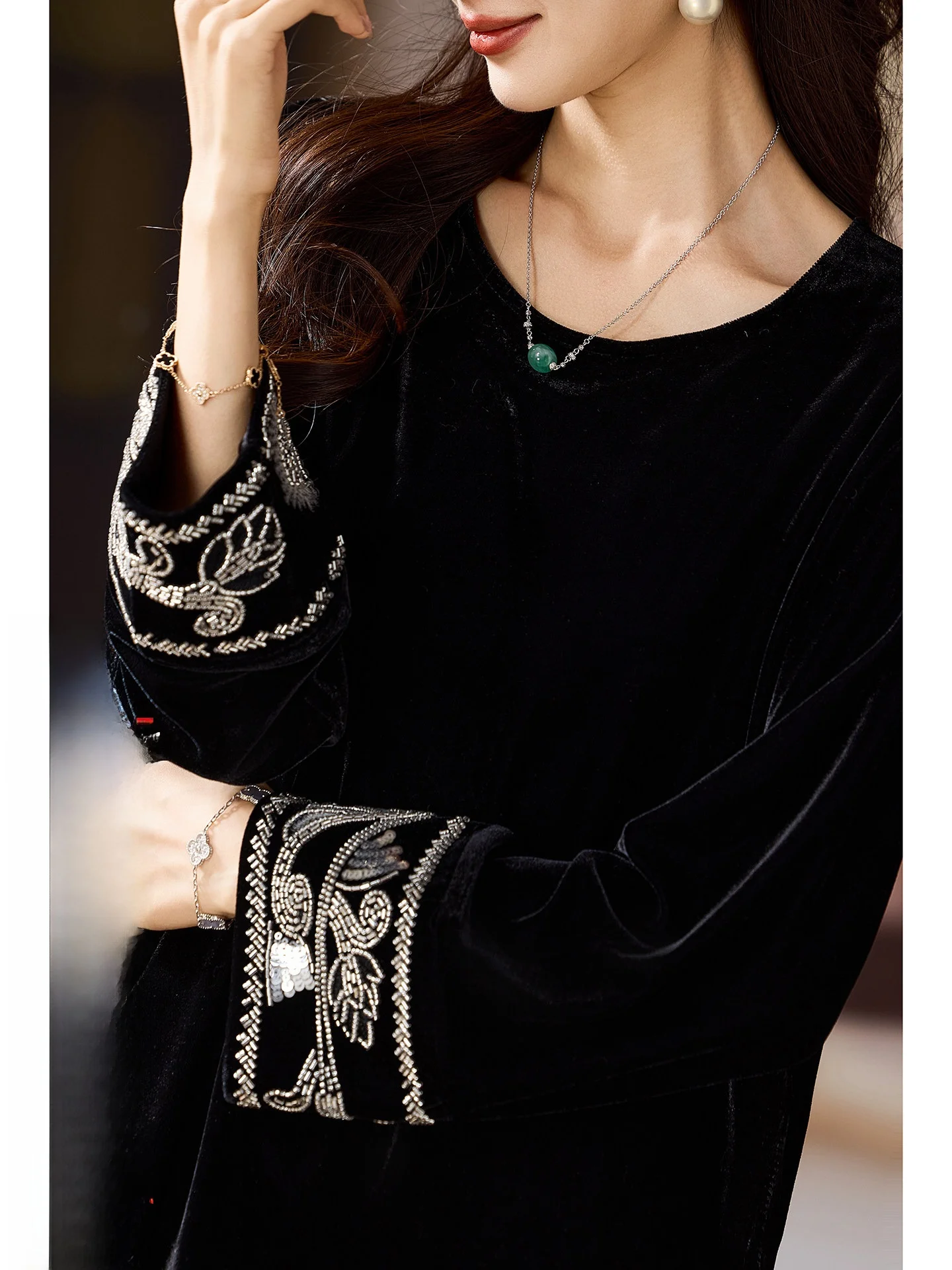 

Ele Embroidered Velvet T-irt Women's Loose Fit Long Sve round Ne Casual Faion Autumn Season Plant Floral Pattern