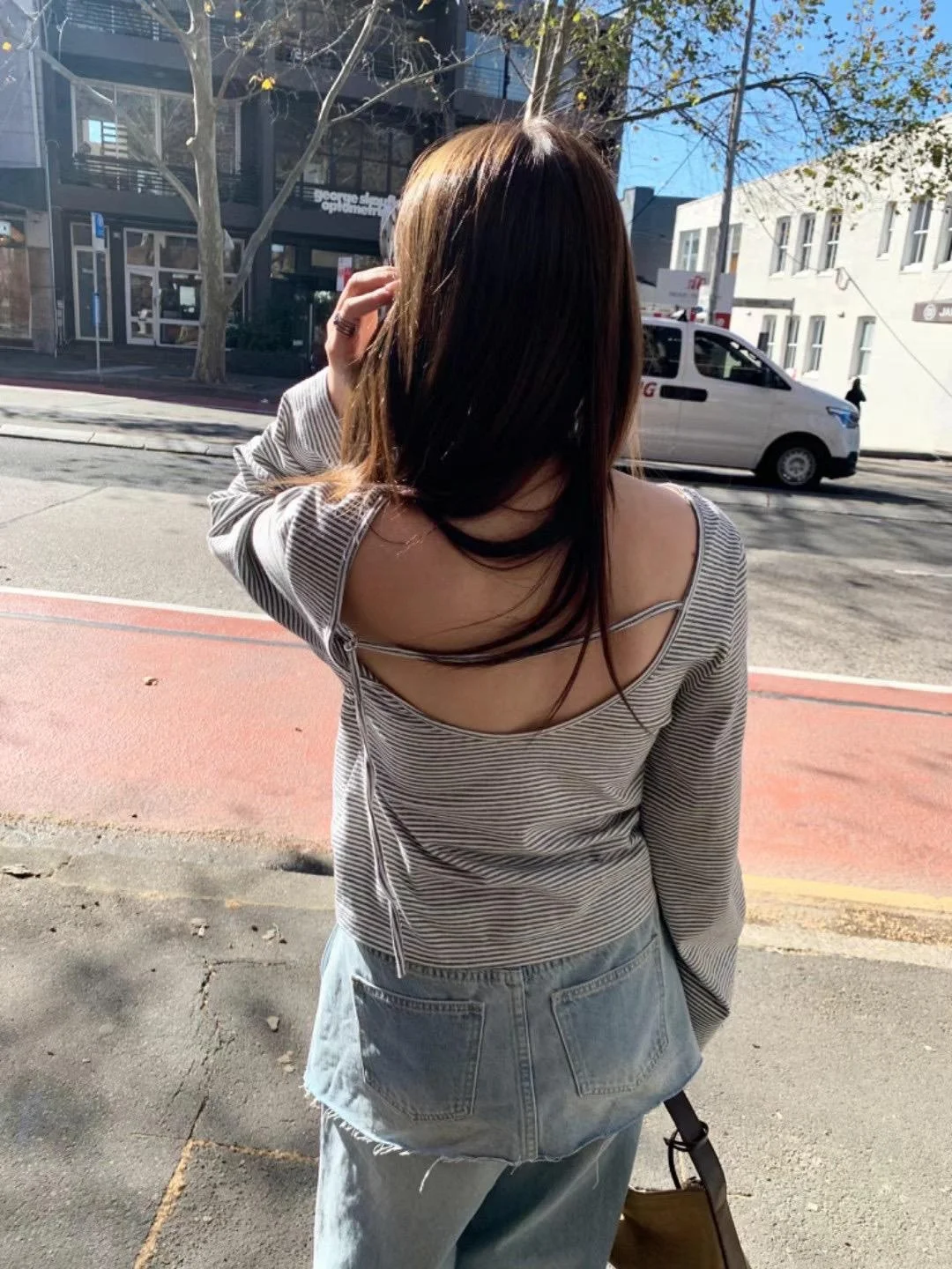 

Aidi Home Ранняя весна Новая повседневная длинная футболка с надписью Sve, женский топ в ленивую полоску, полая хлопковая ткань