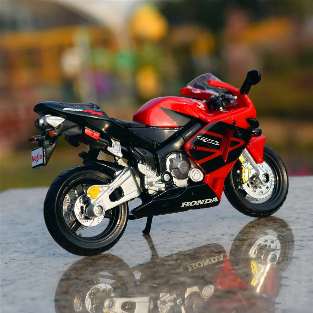 Maisto 1:18 HONDA CBR 600RR Alloy Racing Motorcycle Model Simulation Diecast Metal Motorcycle Model Collection Children Toy Gift