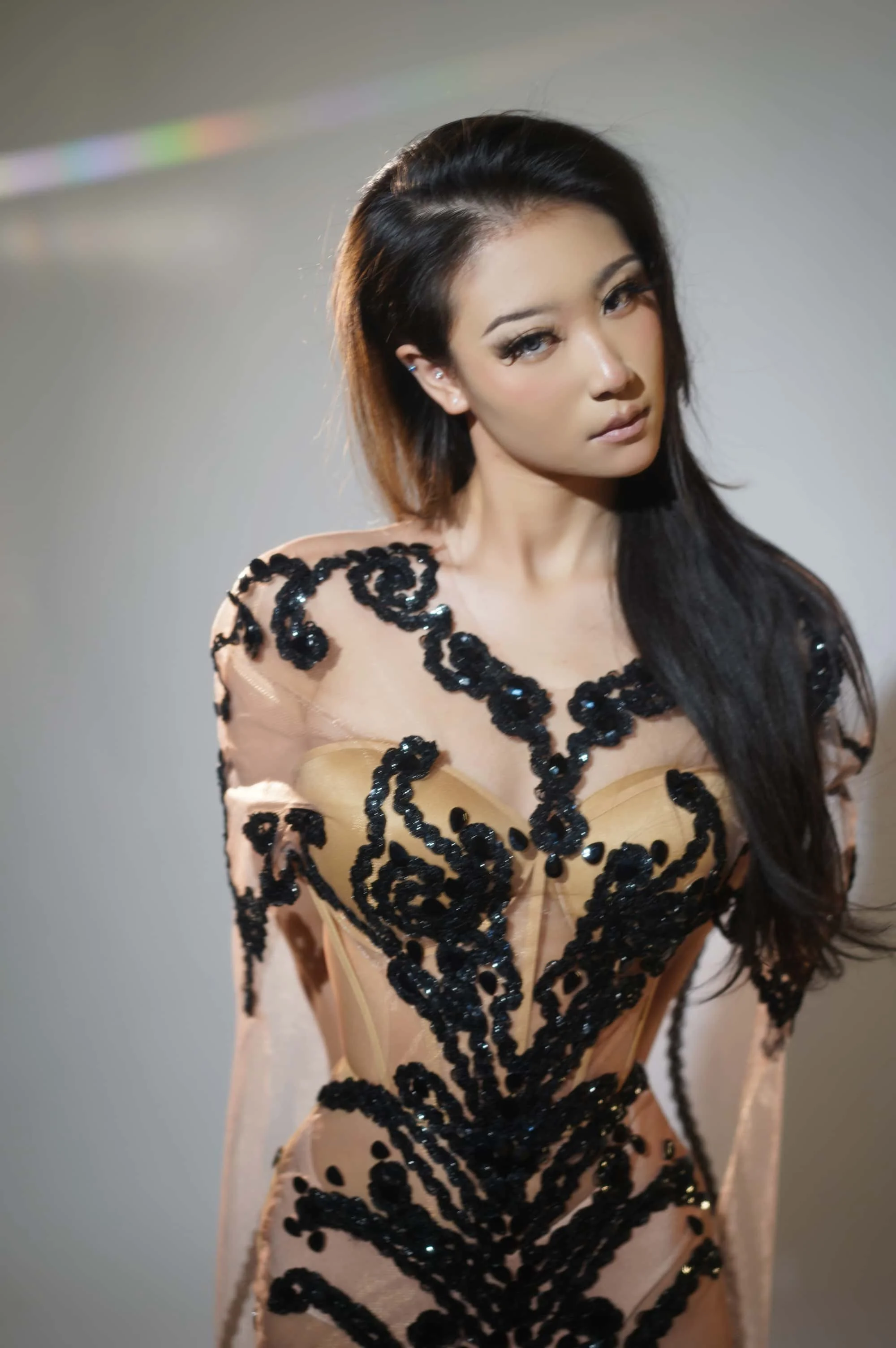 Nouveau femmes maille transparente paillettes robe de soirée fête d'anniversaire reine photographie porter discothèque Sexy brillant cape longue robe Chanrao