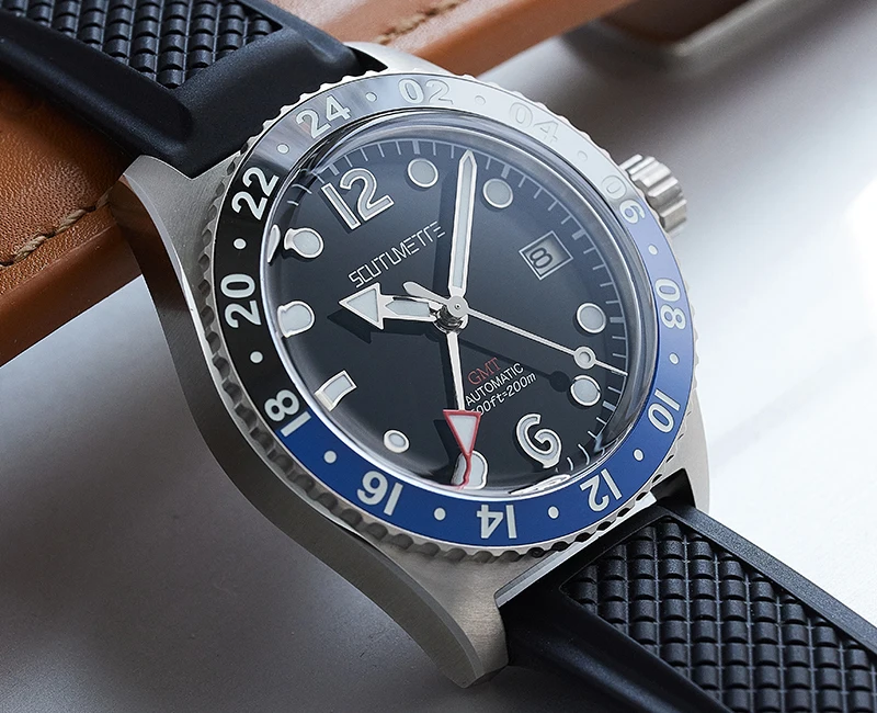SCUTUMETTE T062 Auto GMT Herrenuhr Dual Time Zweifarbige Keramiklünette Leuchtend im Dunkeln Tägliches Globales Reisen Outdoor 200M Schwimmfestes Gummiarmband – Detail 11
